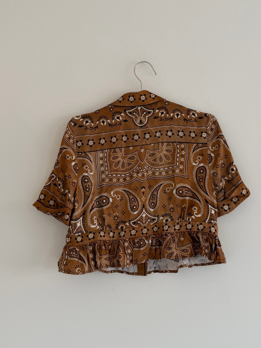 Sandro Brown Paisley-Print Ruffle Hem cropped Shirt - Picture 3 of 6